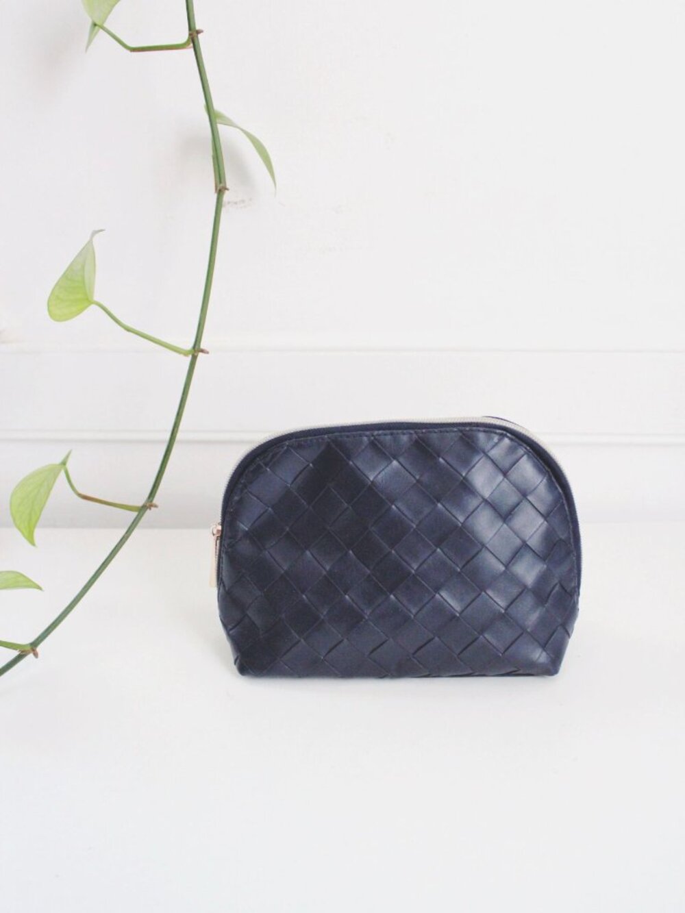 Woven Navy Blue Cosmetic Pouch Basket Weave Woven Intrecciato Flat Bottom - Picture 2 of 5